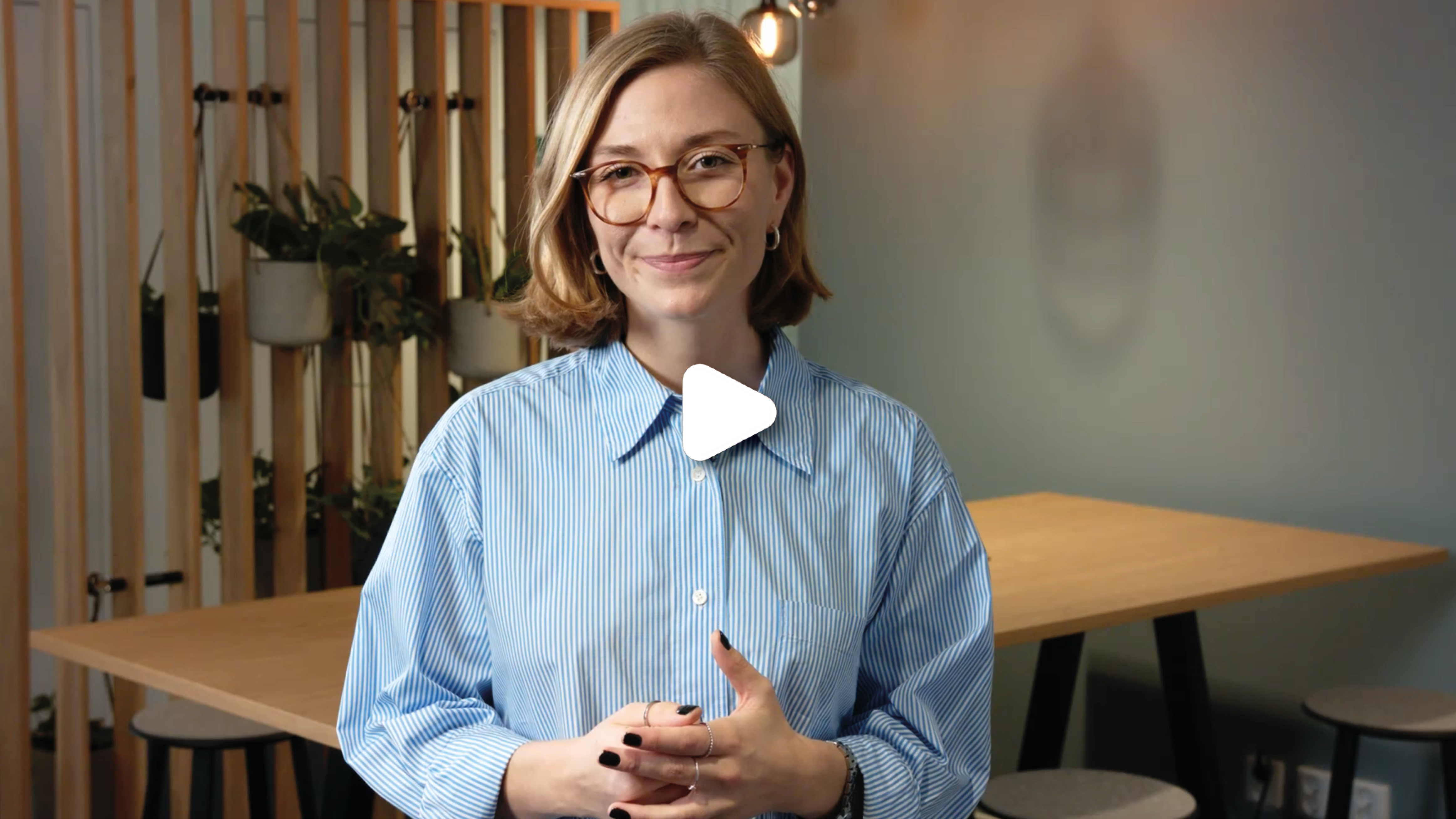 Video: Featuring a woman with blonde hair and a blue shirt talking about how to make employee onboarding exciting through gamification